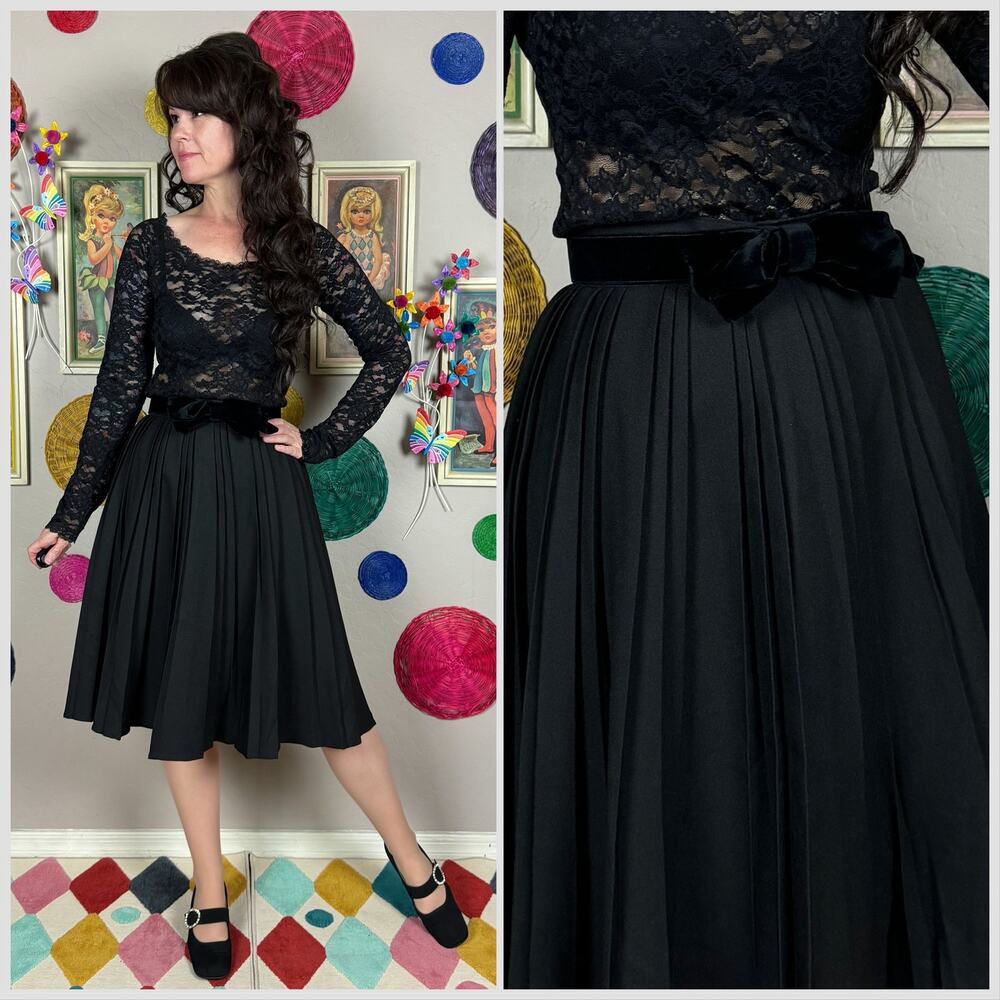 Vintage 1970s Black High Waisted Pleated Skirt